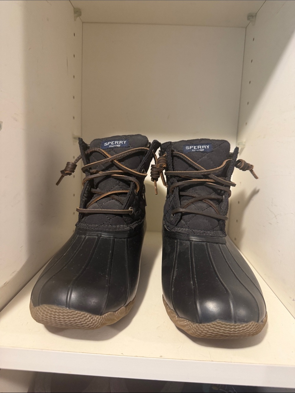 Sperry women Black Duck Boot with Brown Laces